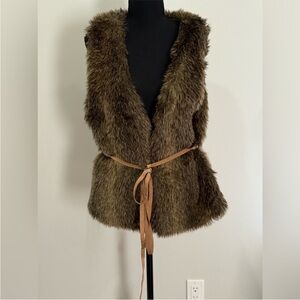 🤎 H&M Brown Faux Fur Vest Size Medium